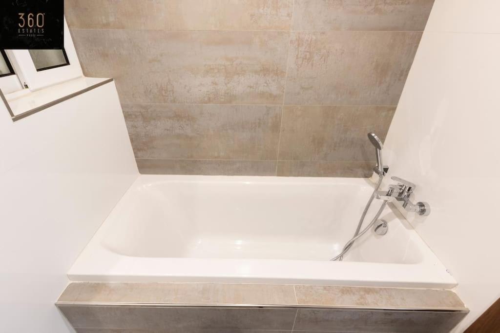Modern 2Br Apt In The Quaint Village Of Marsaskala & Ac By 360 Estates Extérieur photo